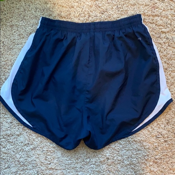 nike shorts - Picture 2 of 5